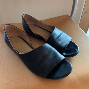 Naturalizer flats